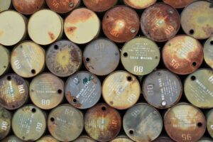 Oil trading is a fantastic way to tap into a market worth $2.1 trillion. Finbok helps all traders to tap into the lucrative oil market. This image shows oil barrels and is related to an article on oil trading by Finbok.